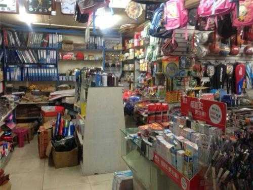 產品名稱：大量收購文體用品，高價回收，快速變現！
產品型號：收購庫存文體用品,筆,本子,橡皮擦,尺子,體育用品,籃球,足球,繩子
產品規格：回收庫存文體用品,戶外用品,登山用品,滑雪用品,帳篷,登山鞋